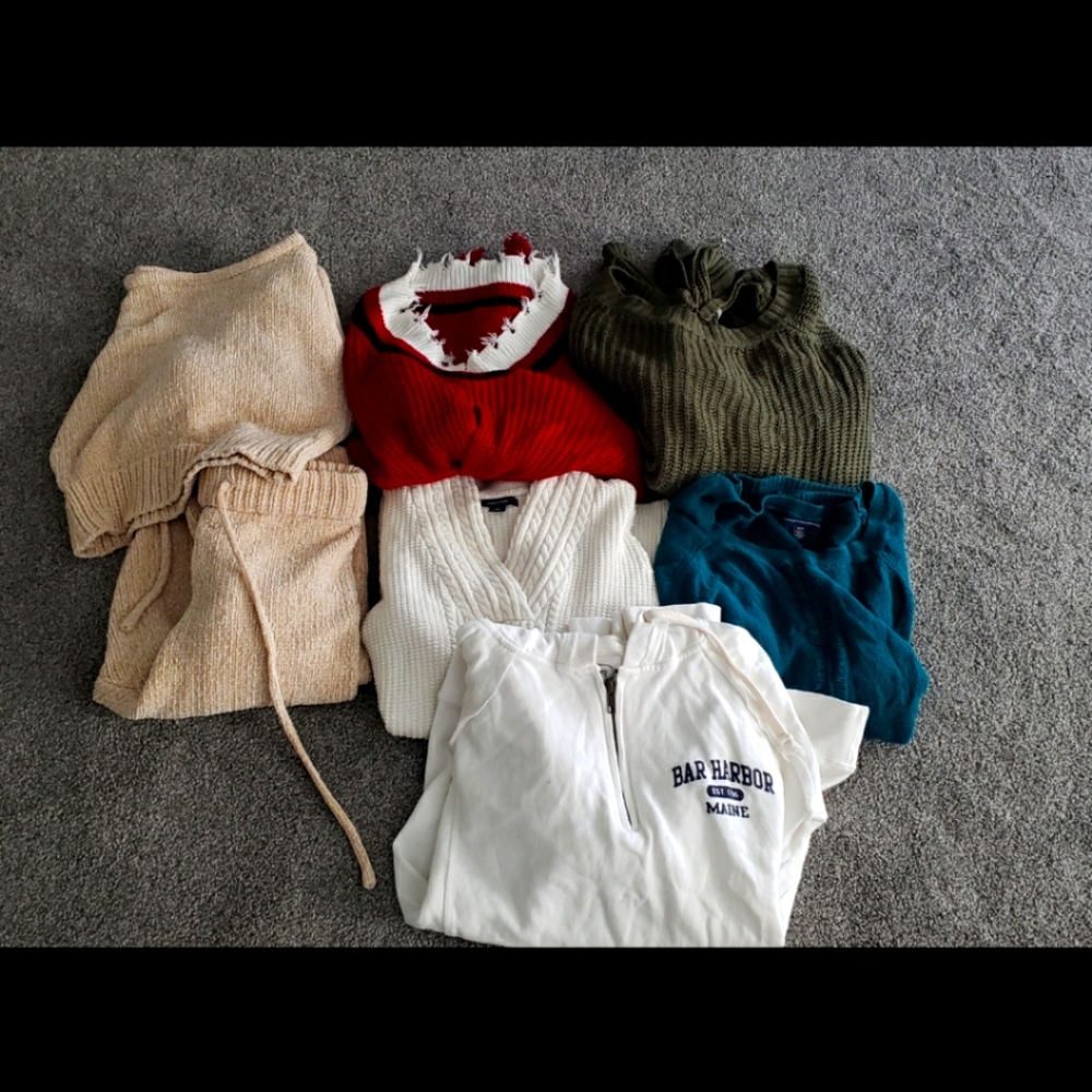 Women's sweater/hoodie bundle Medium